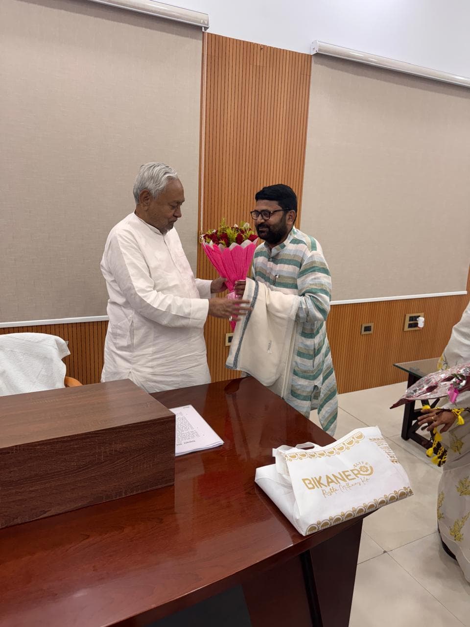 नामांकन के बाद बिहार राज्य खाद्य आयोग के अध्यक्ष ने सीएम से की मुलाकात