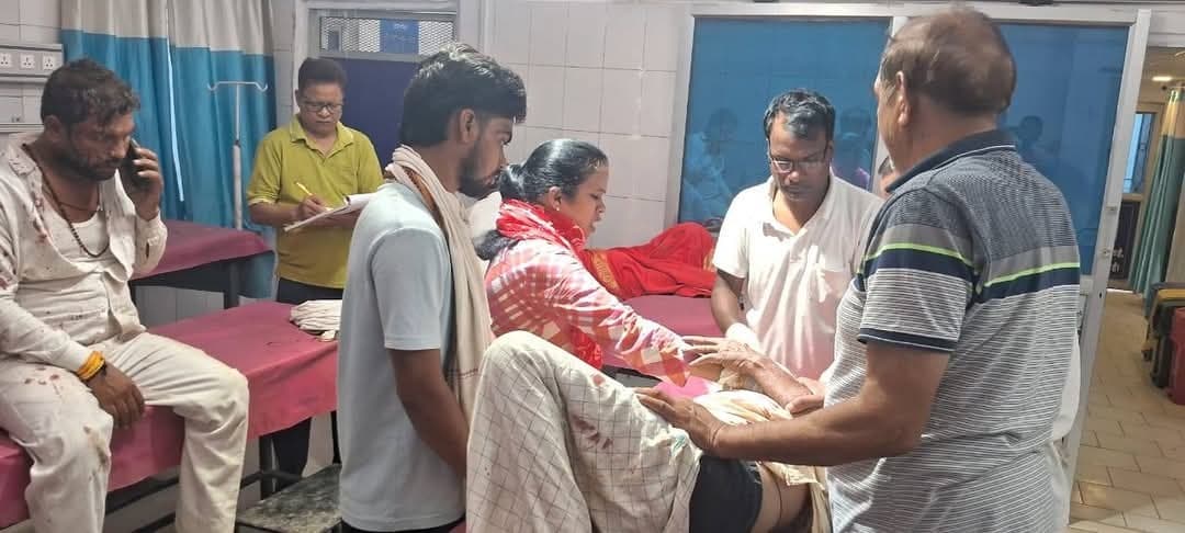 मोहनिया के कौडीराम के पास कार पलटी, चार घायल