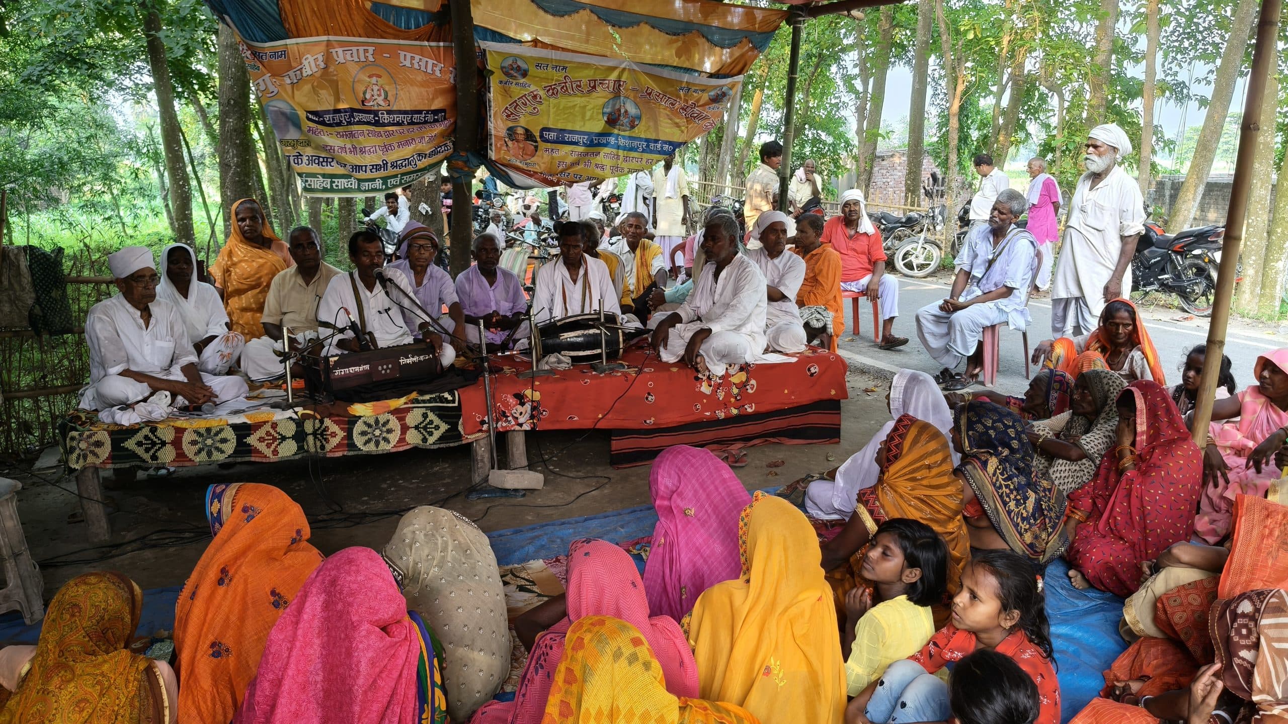 सतगुरु कबीर साहब की मनायी गयी जयंती, झांकी व सत्संग से गूंजा पूरा क्षेत्र
