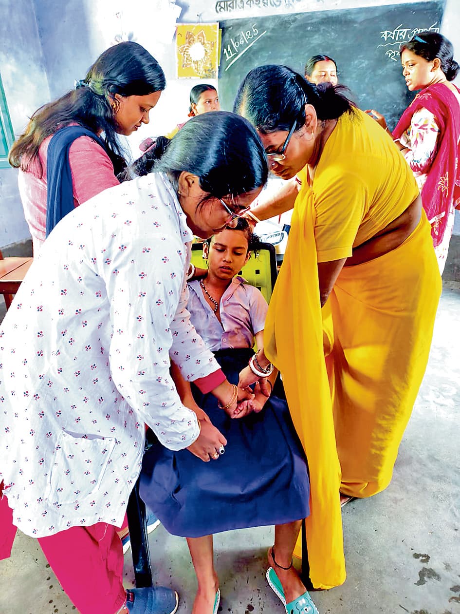 बांकुड़ा में गर्मी से बीमार हो रहे छात्र: सुबह स्कूल खोलने के आदेश को शिक्षा विभाग ने किया रद्द