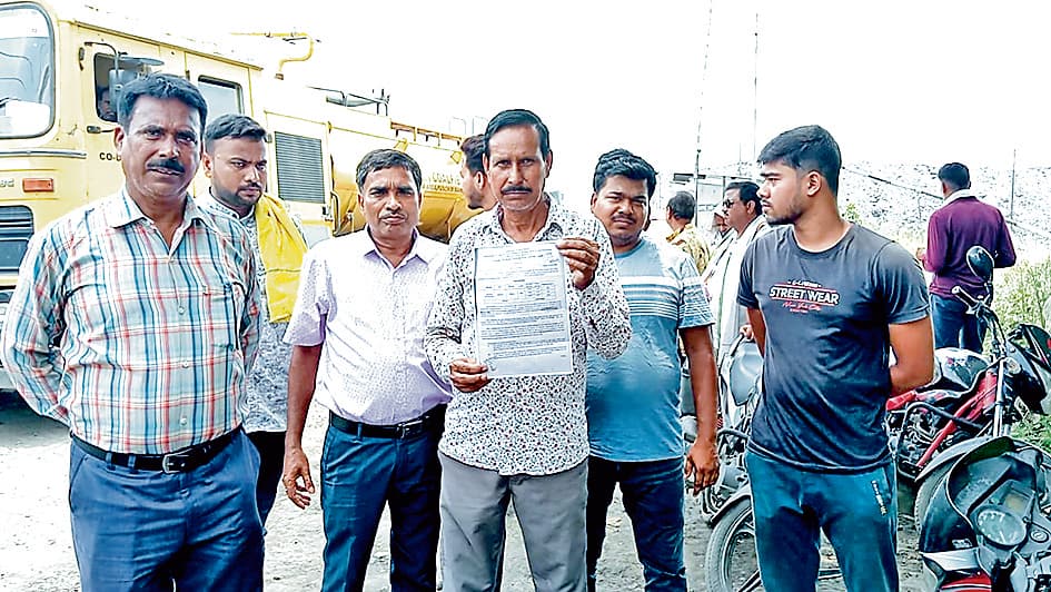 इसीएल नॉर्थ सियारसोल परियोजना में जमीनदाताओं को नौकरी न मिलने से प्रदर्शन, घंटों ठप रहा कोयला परिवहन