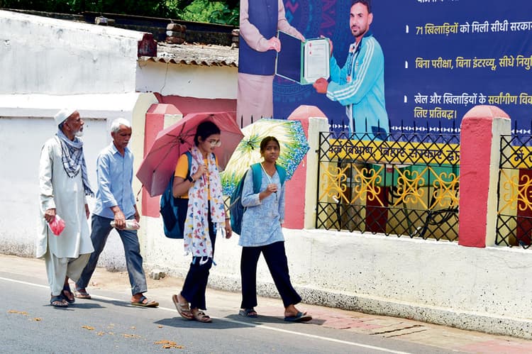 Gaya News : गर्मी से बेहाल हो रहे लोग, पारा चौथे दिन भी 40 के पार