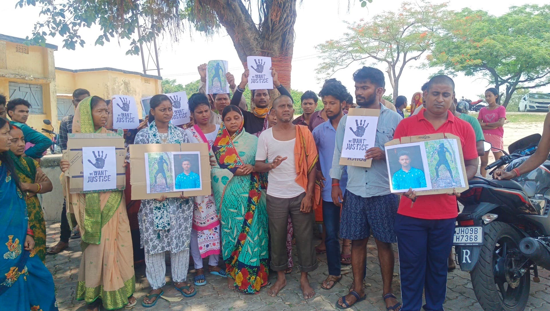 Bokaro News : मेरे बेटे की हत्या हुई है, आत्महत्या का मामला साबित करने पर लगी है पुलिस