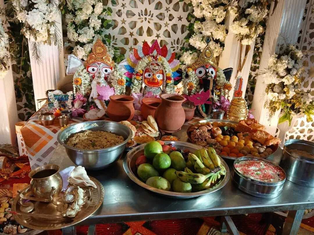 Dhanbad News: इस्कॉन कुसुम विहार में स्नान पूर्णिमा महोत्सव