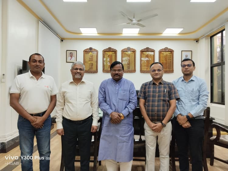 पाकुड़ रेलखंड की समस्याओं के समाधान का मिला आश्वासन