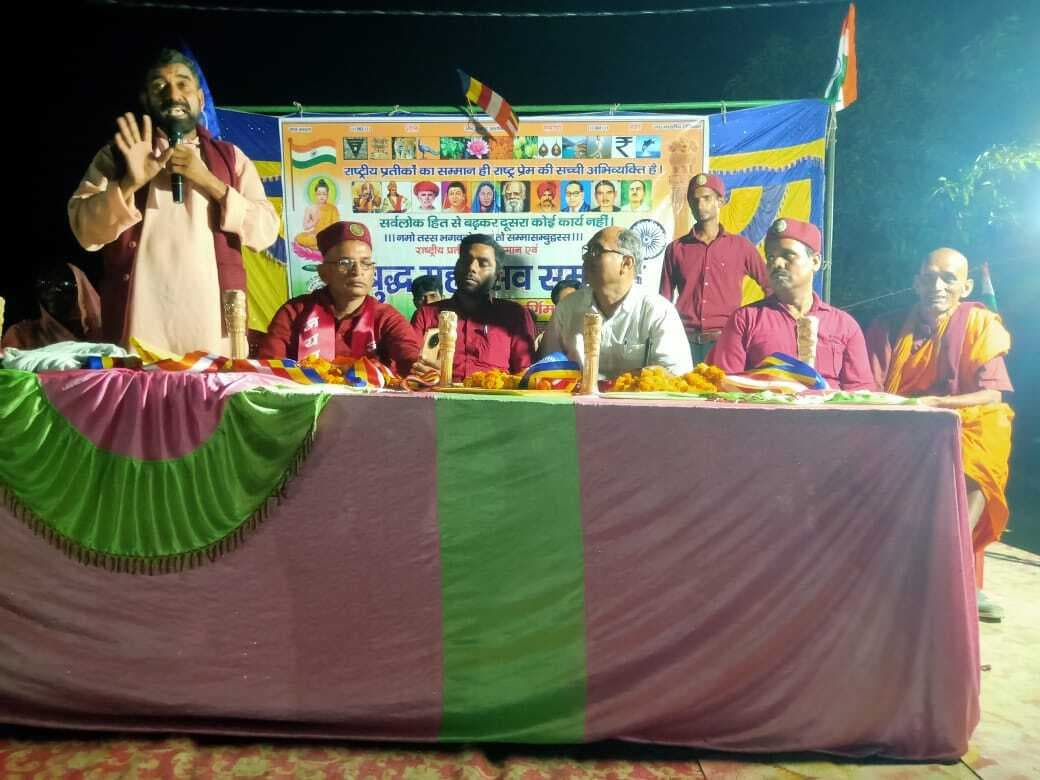 बुद्ध के बताये मार्ग पर चलने की जरूरत