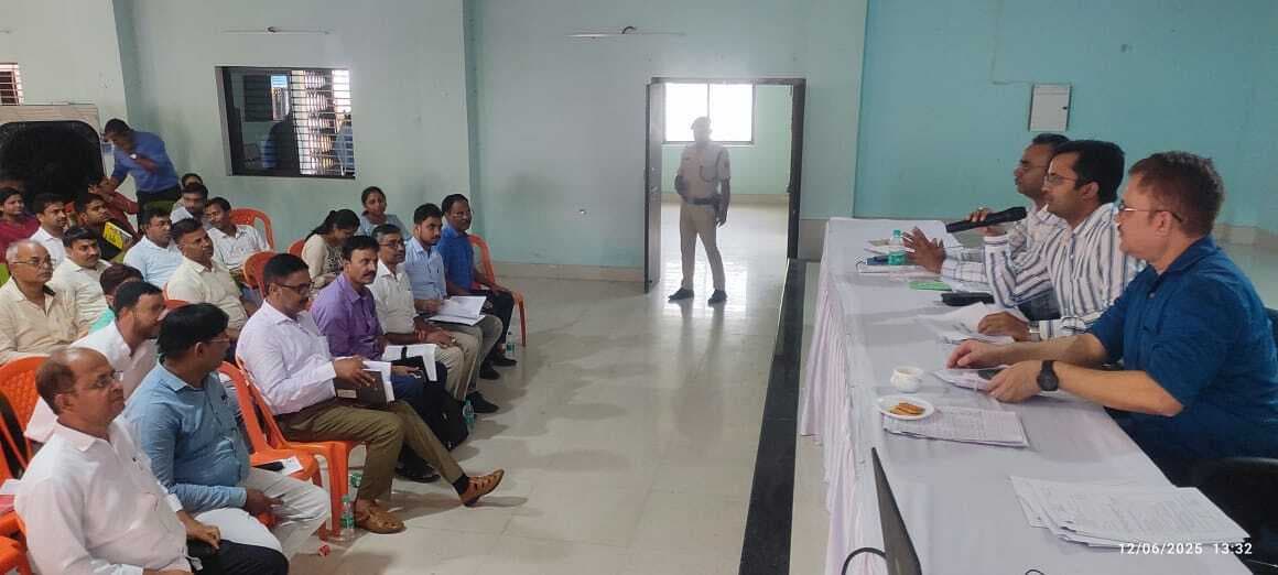 बीएलओ व सुपरवाइजर कर्मठता से करें काम : एसडीओ