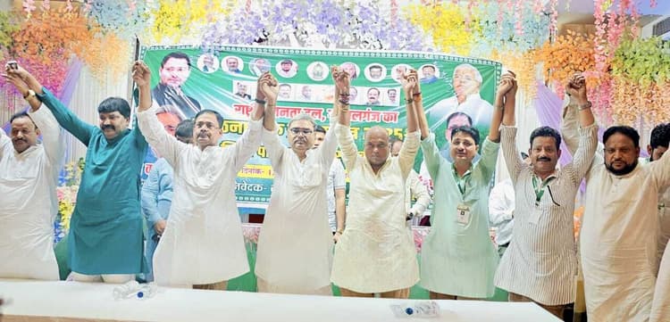 राजद सुप्रीमो लगायेंगे जिलाध्यक्ष और महासचिव के नाम पर मुहर, गुरुवार को सर्वसम्मति से इसका प्रस्ताव पारित कर राष्ट्रीय अध्यक्ष को भेजा