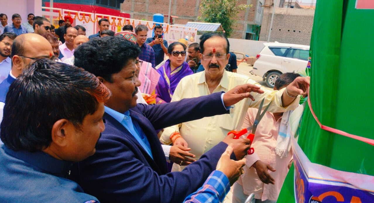 विज्ञापन: मॉडर्न सर्विसेज स्टेशन में अत्याधुनिक सीएनजी सप्लाई स्टेशन का शुभारंभ