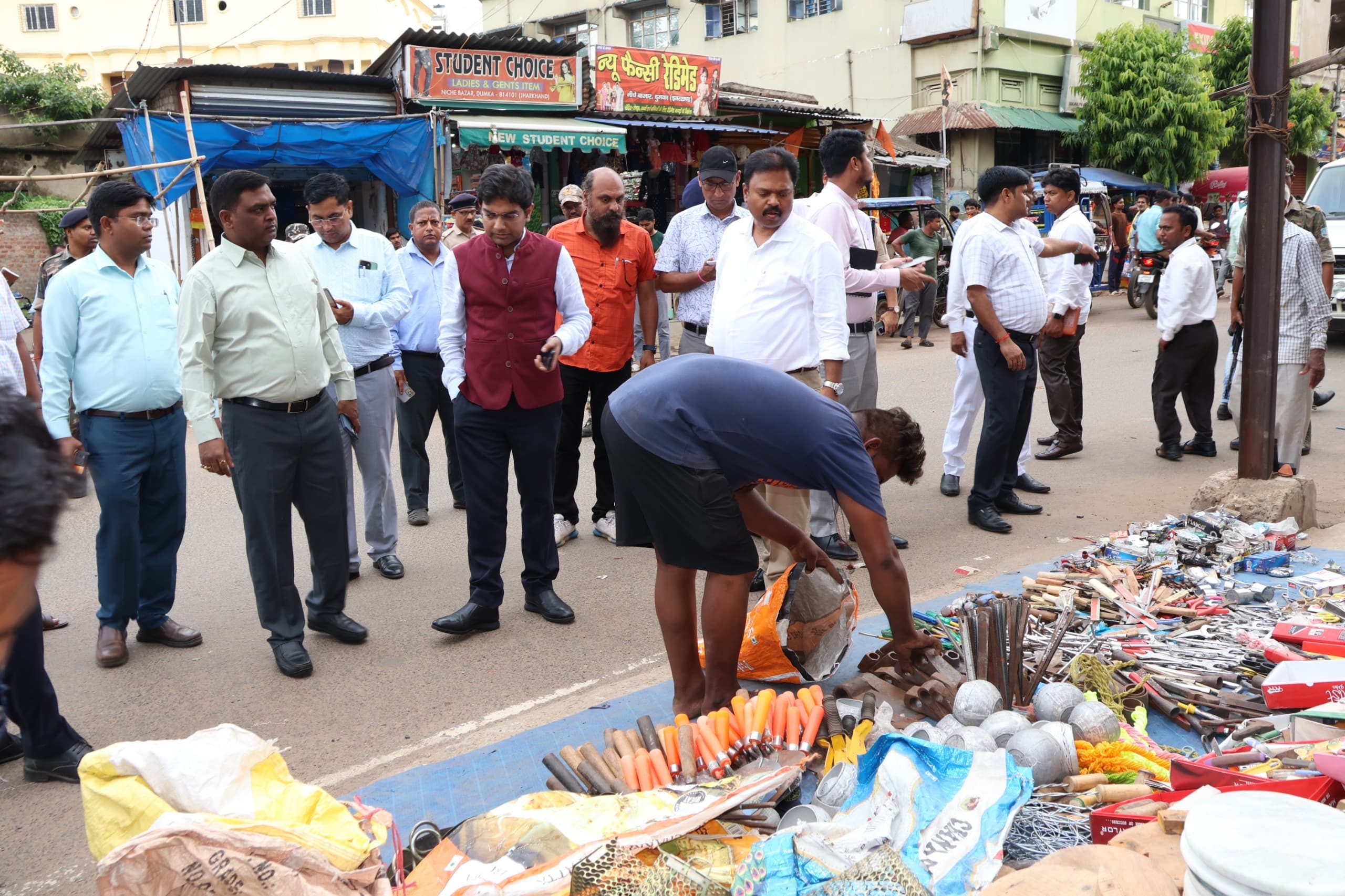 चौक-चौराहों से हटायें अतिक्रमण, मेन रोड को करें क्लियर
