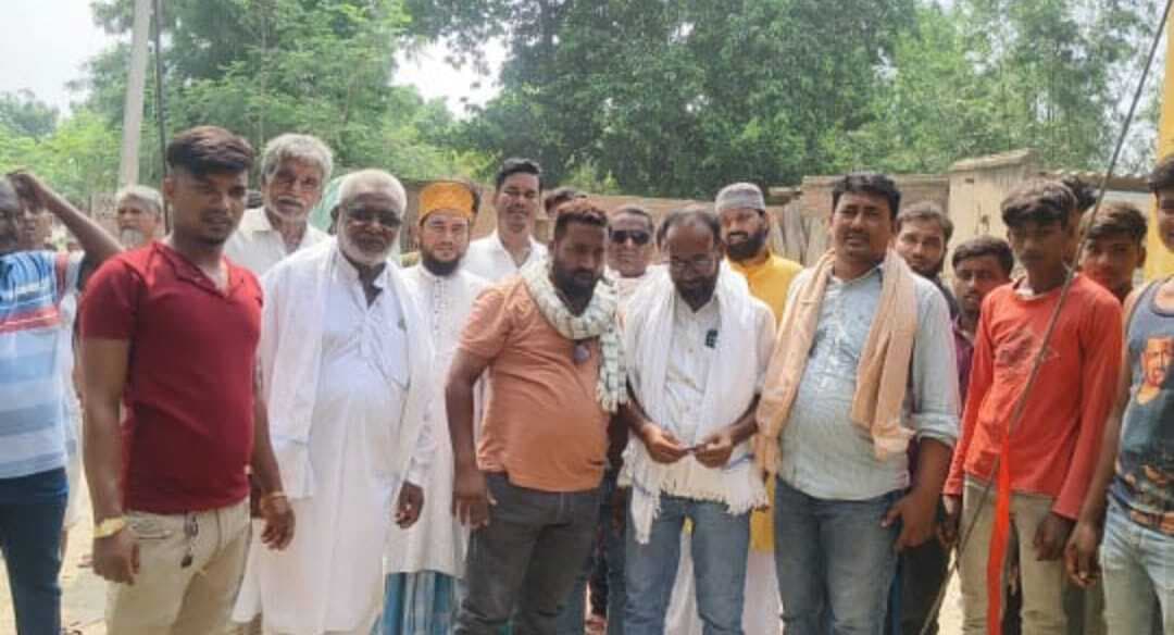 विधायक के प्रयास से दक्षिण पलासगाछी में लगा नया ट्रांसफाॅर्मर