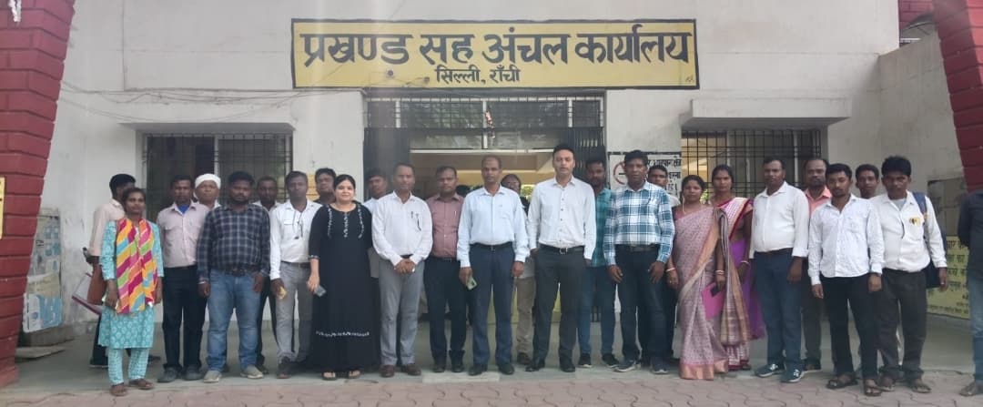 निराश्रित बच्चों की पहचान कर उन्हें मुख्यधारा से जोड़ें