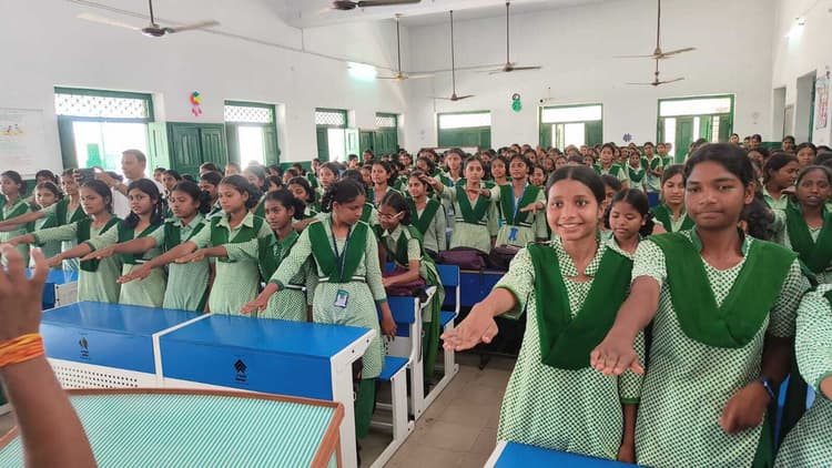 Chaibasa News : बाल श्रम सभ्य समाज में धब्बा के समान है : सचिव