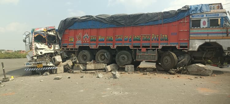 Giridih News :खाली खड़े ट्रक में पीछे से मारा धक्का, एक घायल