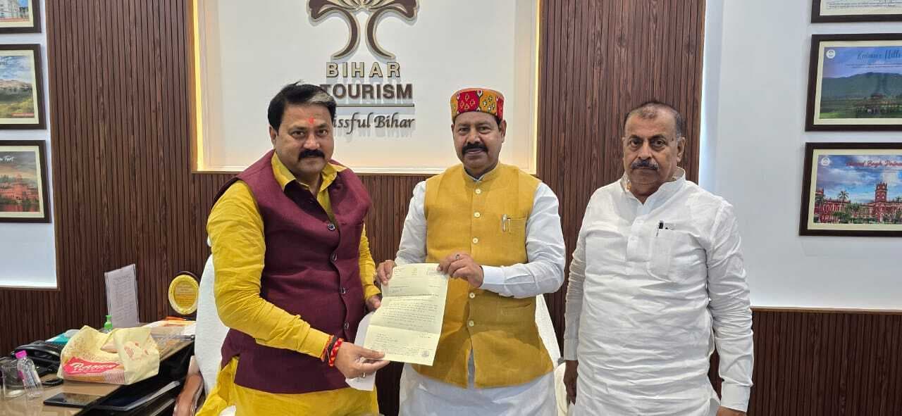 मनेर संगम के विकास के लिए पर्यटन मंत्री से मिले विधायक