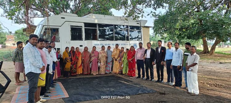 Giridih News :सिकरूडीह और बैरिया में कानूनी जागरूकता शिविर