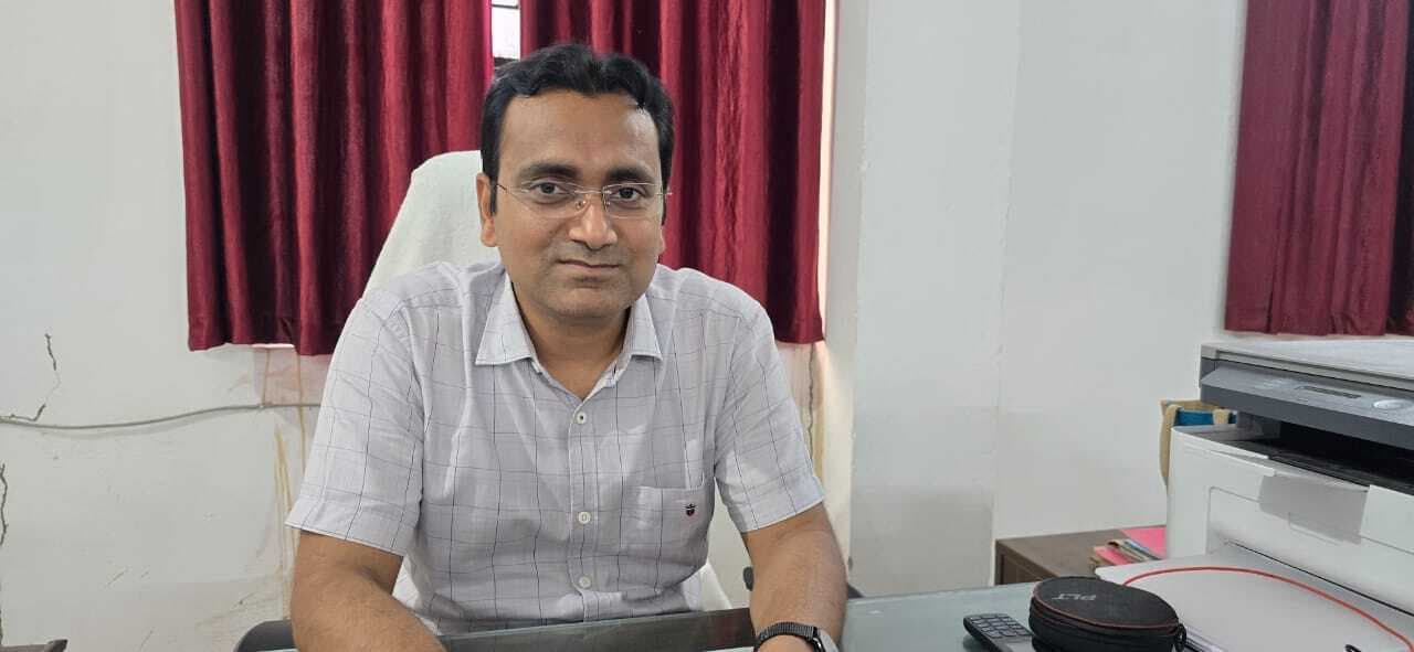 रैंकिंग में लाया जायेगा सुधार, लंबित नहीं रहे जन शिकायत: डीसीएलआर