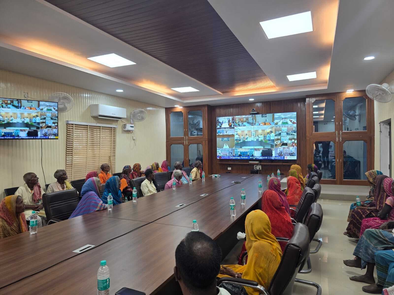 लाभुकों को डीबीटी के माध्यम से भेजी गयी पेंशन की राशि