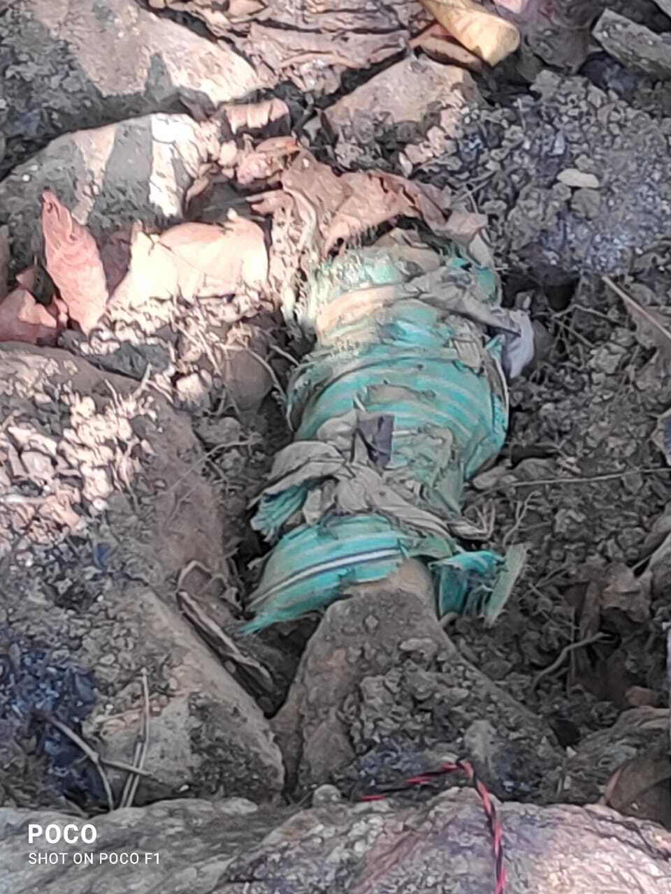 नक्सलियों द्वारा लगाया गया आईईडी बम बरामद, टला बड़ा हादसा
