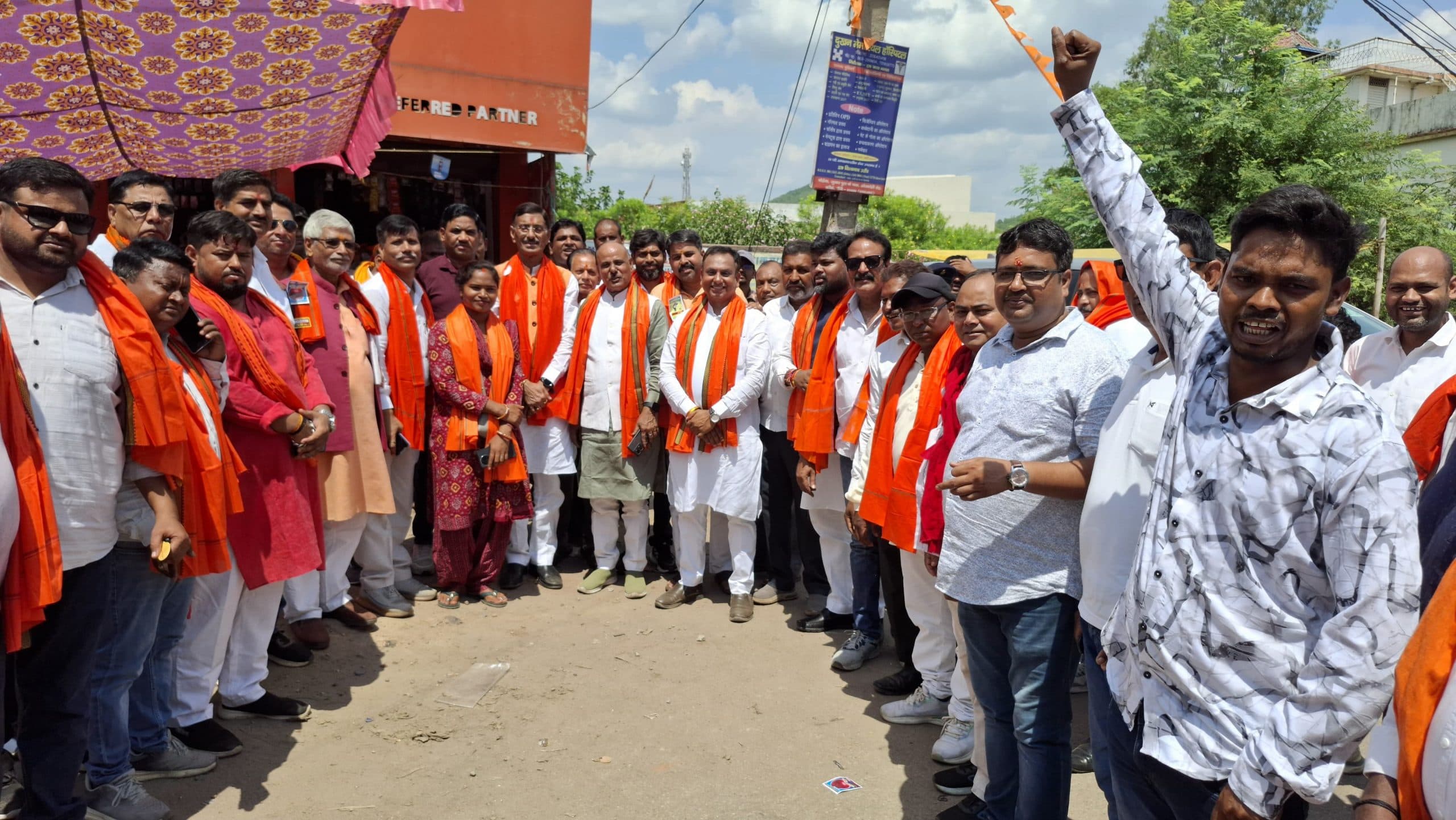 केंद्रीय रक्षा राज्य मंत्री संजय सेठ का राय में स्वागत