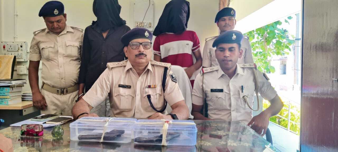 अपराध की साजिश रचते सुलतानगंज के दो अपराधी हथियार के साथ गिरफ्तार