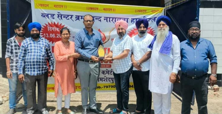 Jamshedpur news. टेल्को गुरुद्वारा में आयोजित शिविर में 58 यूनिट रक्त संग्रह