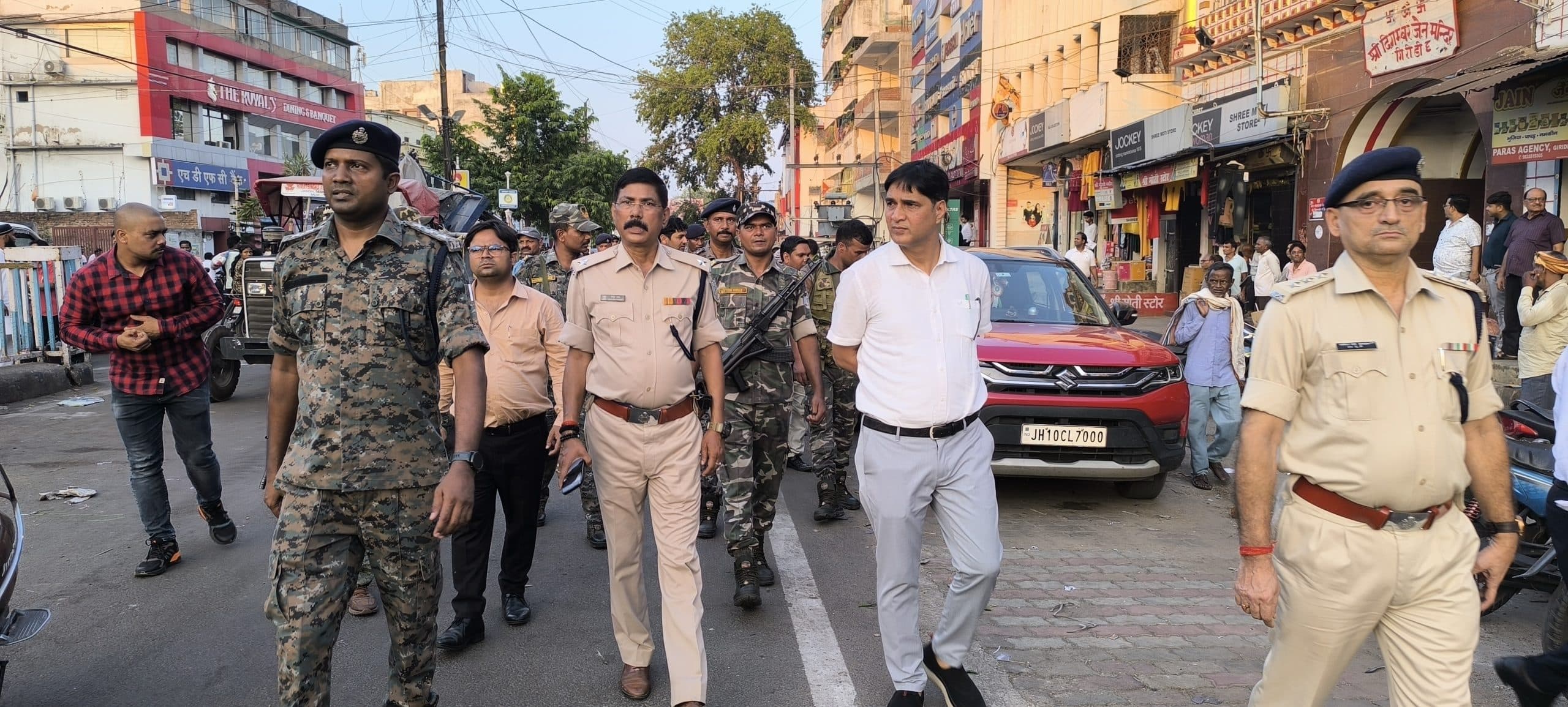 Giridih News :बड़ा चौक से गांधी चौक तक चला अतिक्रमण हटाओ अभियान