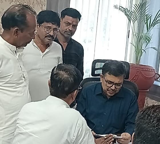 Bokaro News : मजदूरों व जमीन देने वाले रैयतों के साथ हो रहा भेदभाव