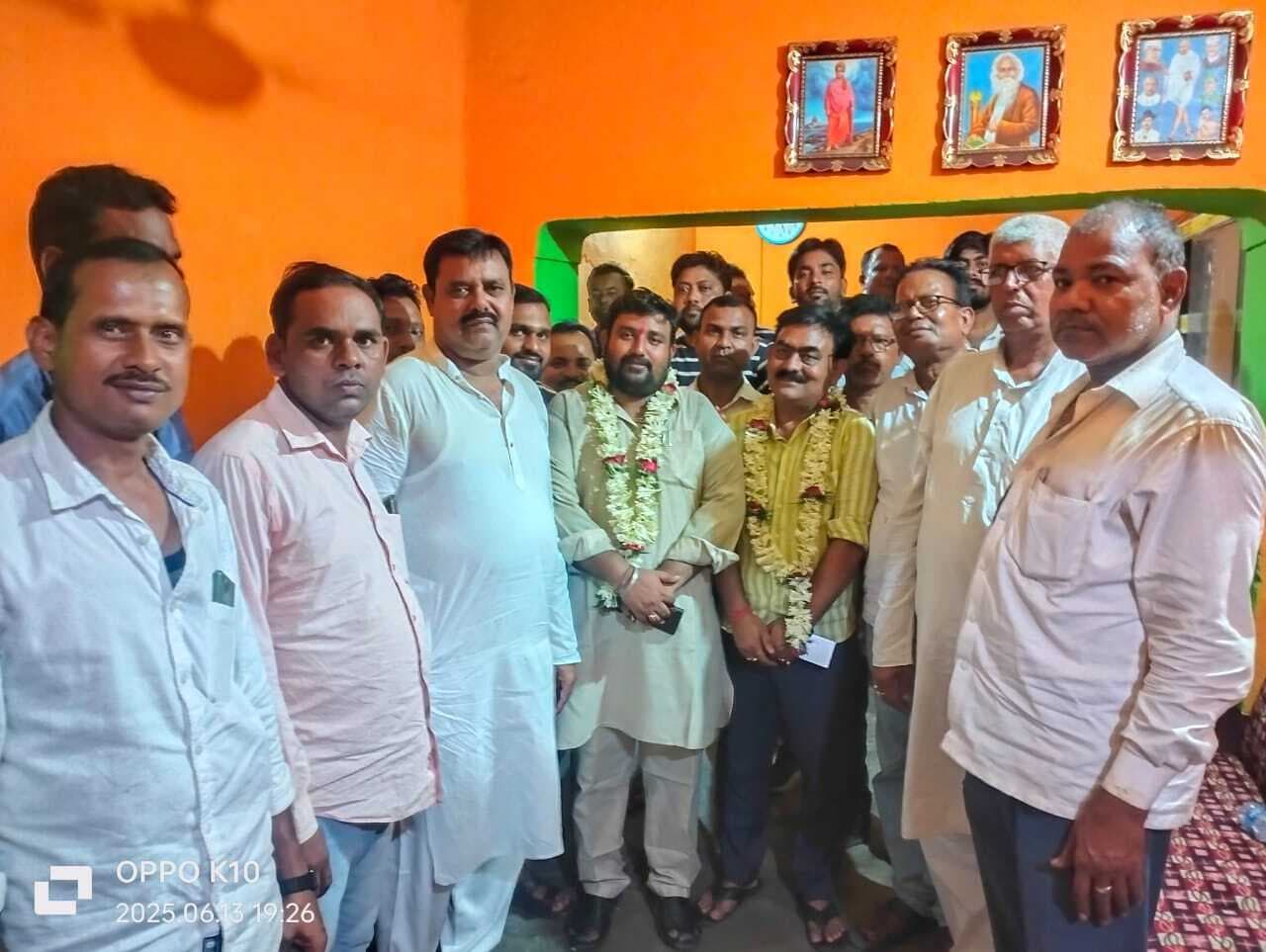 Dhanbad News: हाइवा एसोसिएशन के नवनिर्वाचित अध्यक्ष व सचिव का स्वागत