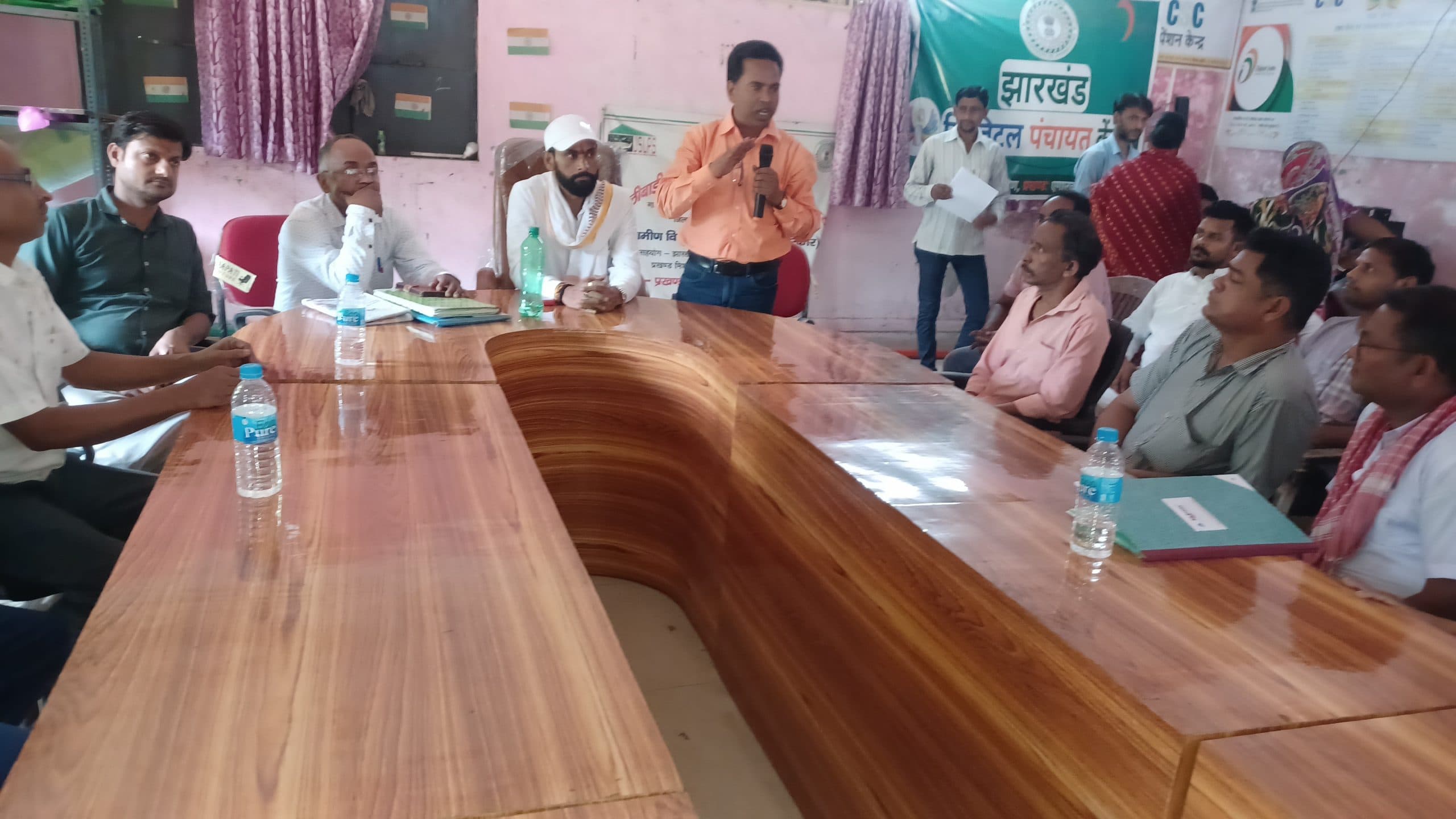 Dhanbad News: कुमारधुबी बाजार रोड से सात दिनों में अतिक्रमण हटाने का अल्टीमेटम