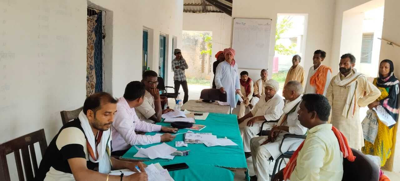 अधौरा में सुलझाये गये भूमि विवाद के दो मामले