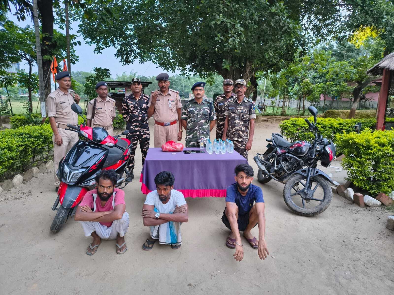 स्मैक, गांजा व नेपाली शराब के साथ वार्ड सदस्य प्रतिनिधि सहित तीन गिरफ्तार