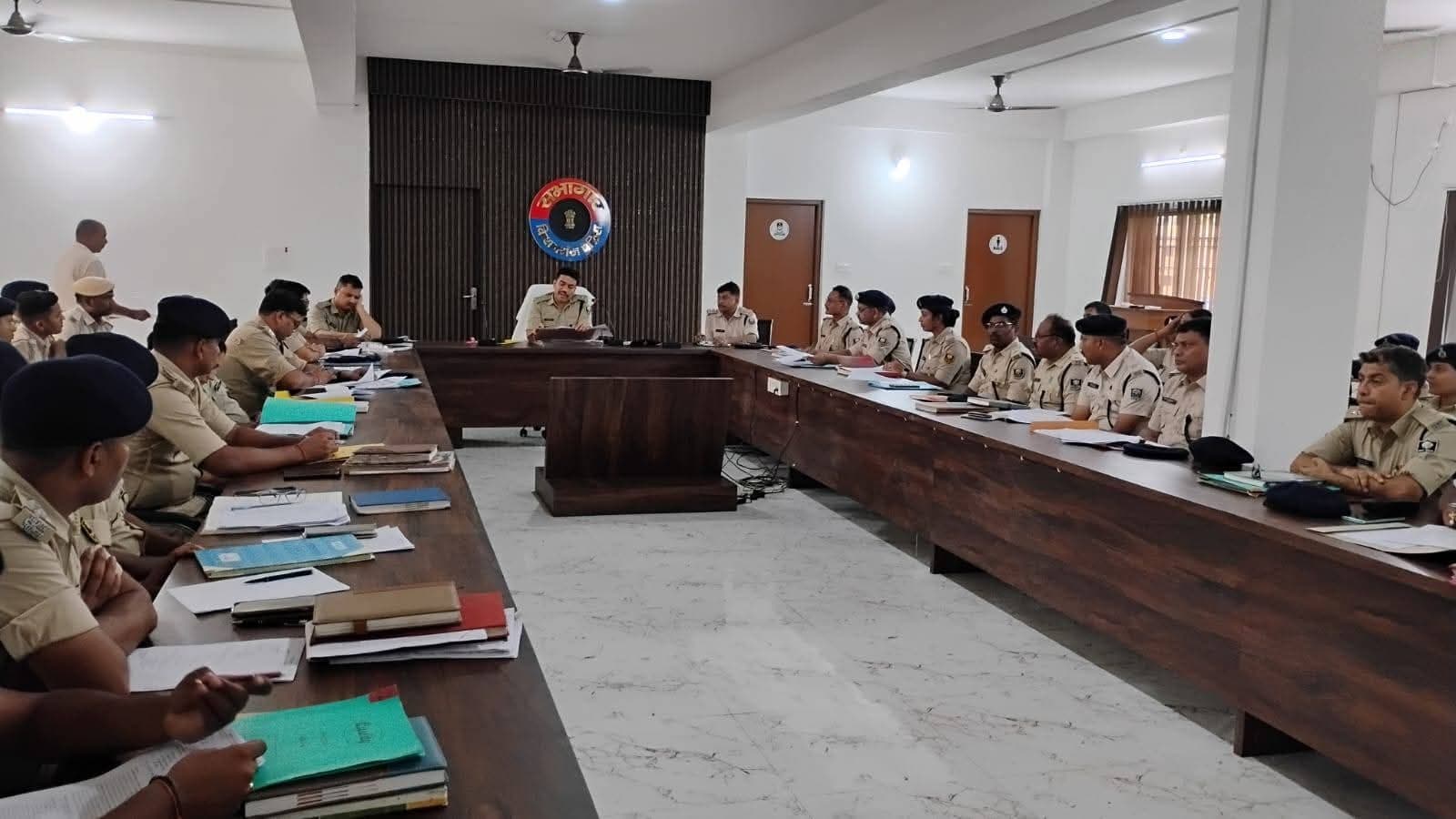 केस दर्ज करने में कोताही न बरते थानेदार : एसपी