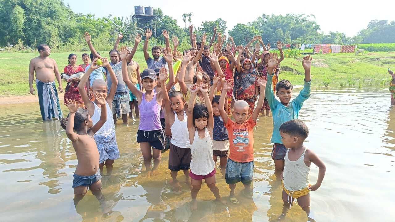 बोसाक टोला में सड़क व गोरिया नदी में पुल निर्माण की मांग