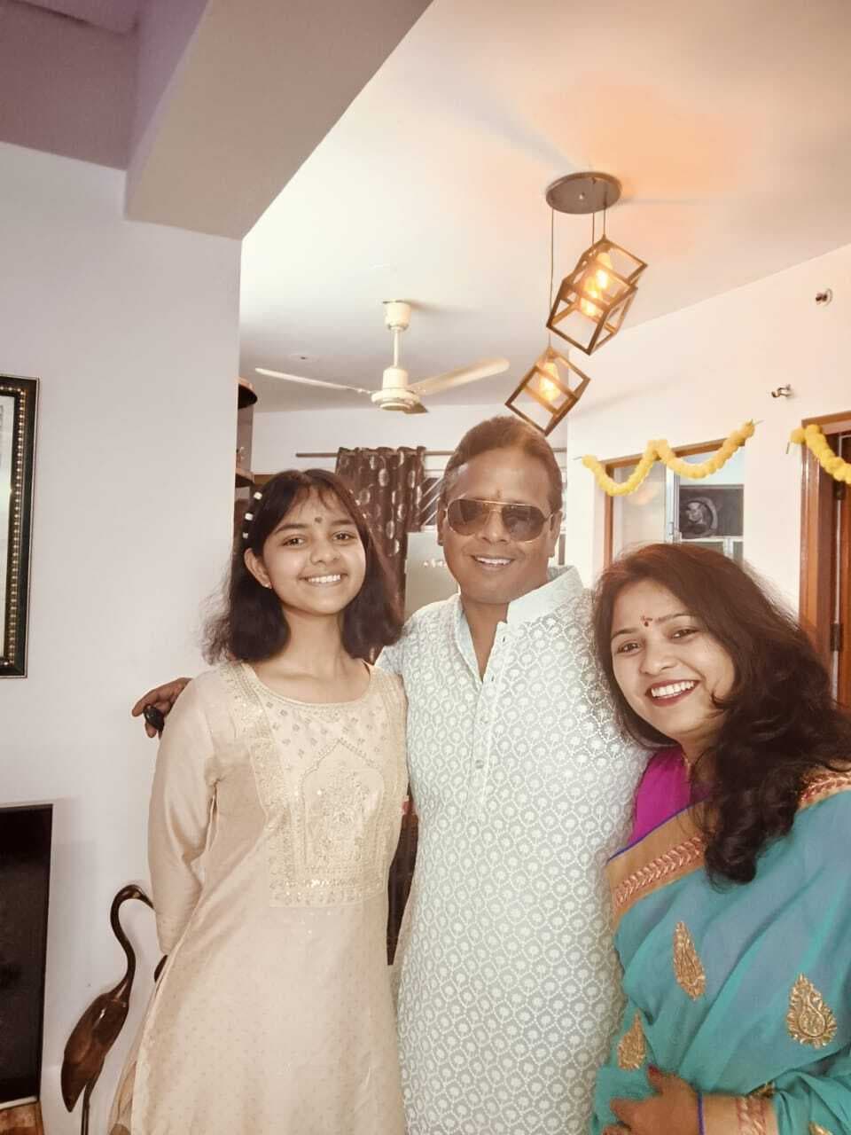 Madhubani News : मधुबनी की बेटी आकांक्षा को नीट में मिला 711 रैंक, खुशी की लहर