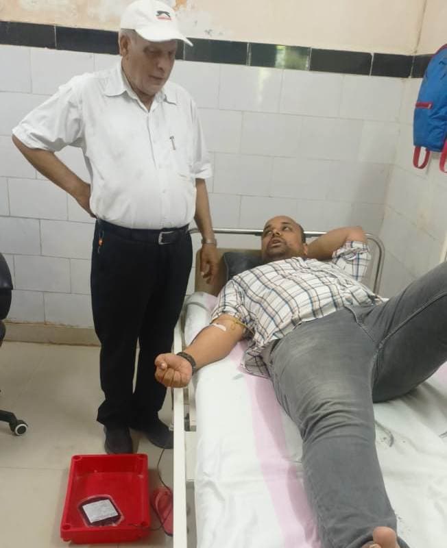 Motihari: रक्तवीरों ने किया 74 यूनिट रक्तदान