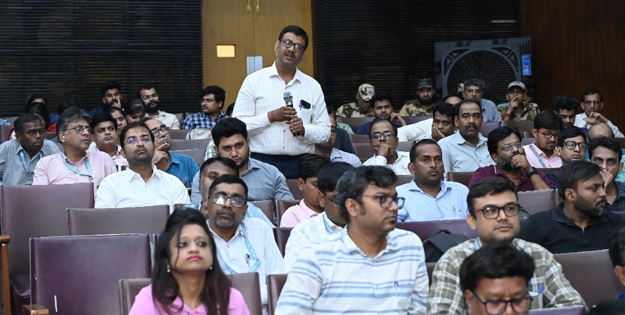 Bokaro News : सकारात्मक व नवोन्मेषी सोच विकसित करें अधिकारी : निदेशक प्रभारी