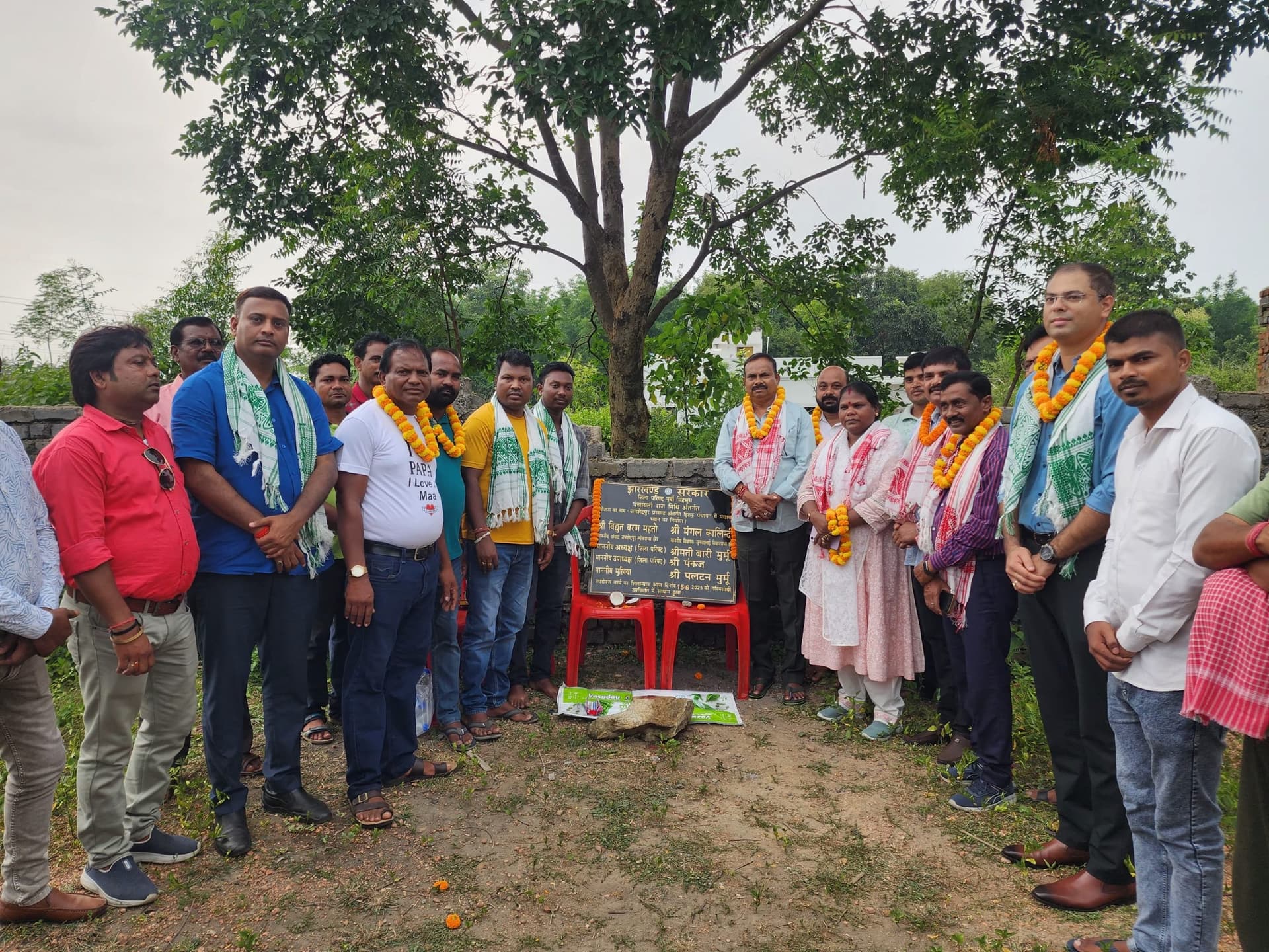 Jamshedpur news. हितकू पंचायत सचिवालय भवन का शिलान्यास किया