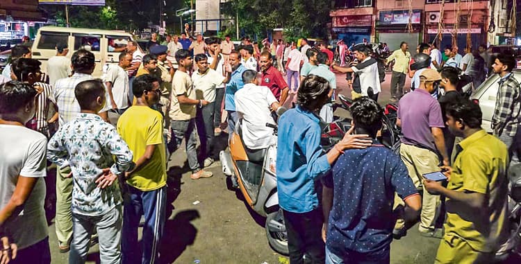 Jamshedpur News : कदमा : तेज रफ्तार कार ने स्कूटी और बाइक में मारी टक्कर, एक गंभीर