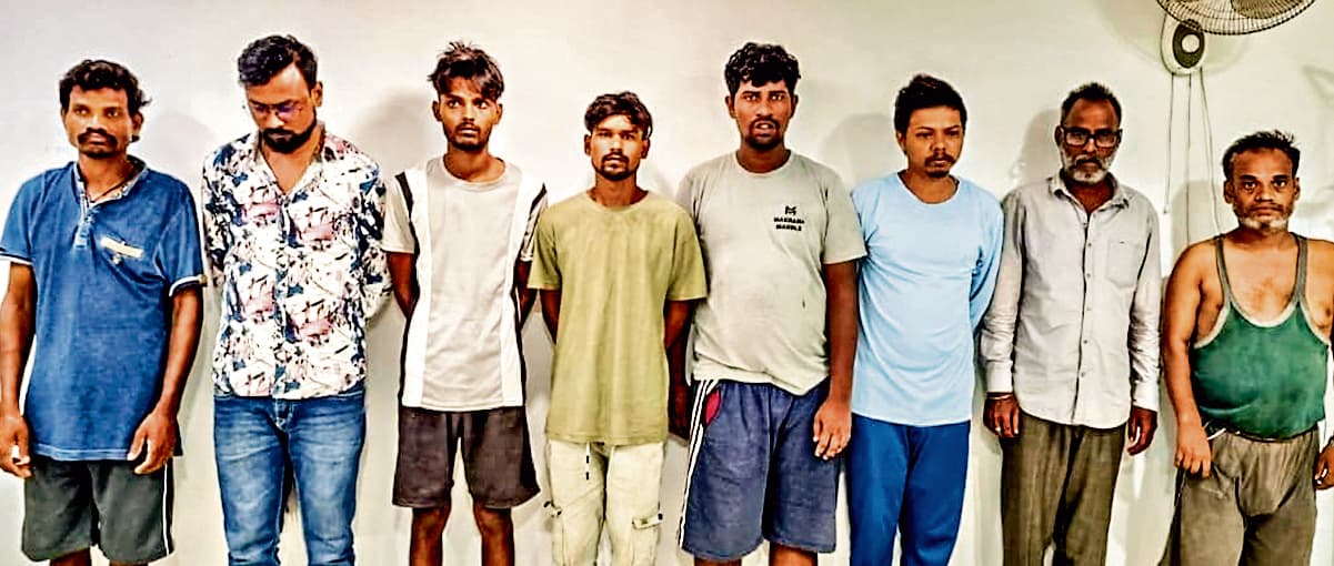 Jamshedpur News : 12 घंटे में पुलिस ने 365 दागी व 159 फायरिंग के आरोपी का किया सत्यापन, 77 भेजे गये जेल