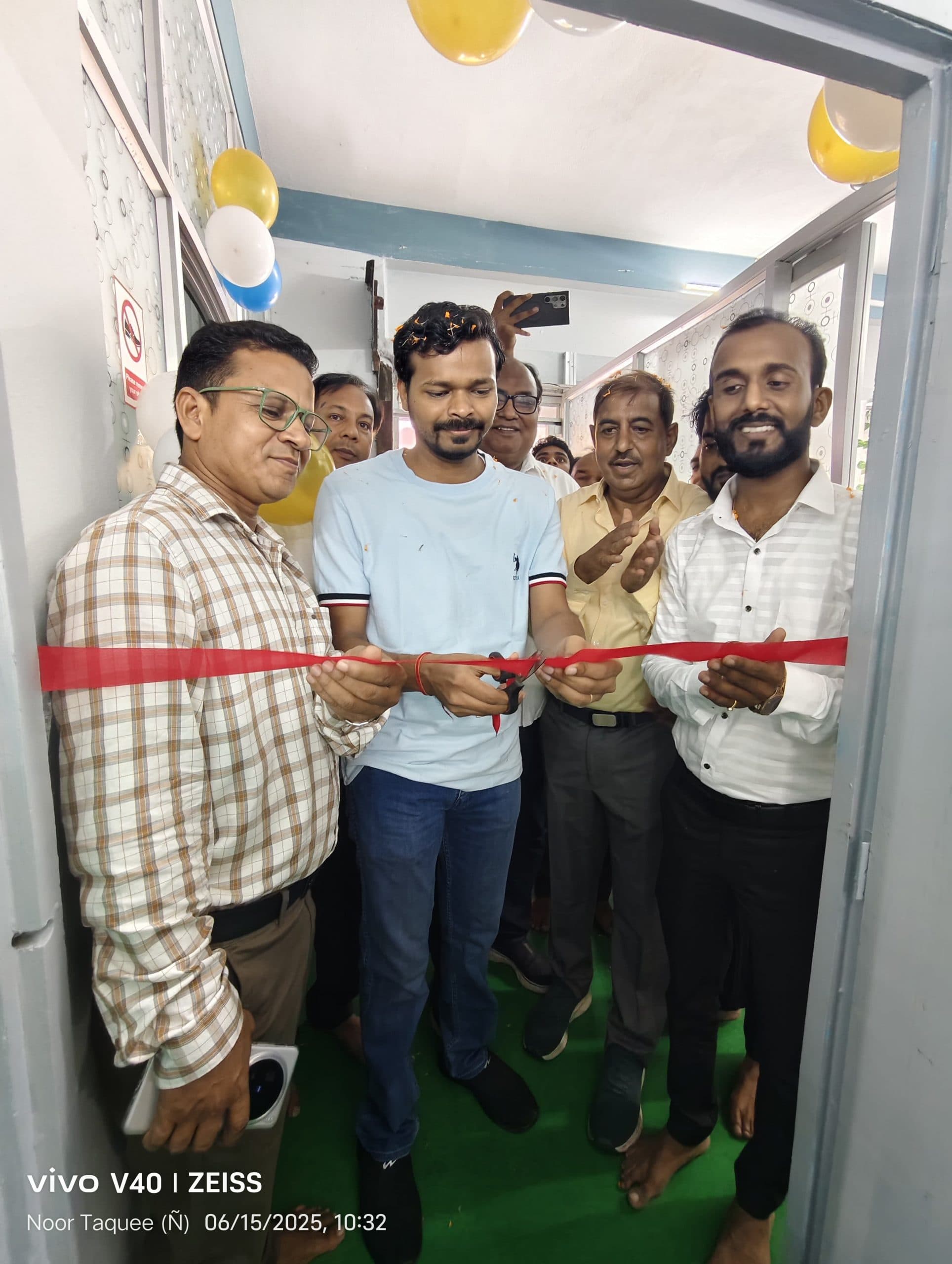 डीएम ने मौलाना आजाद लाइब्रेरी का किया उद्घाटन