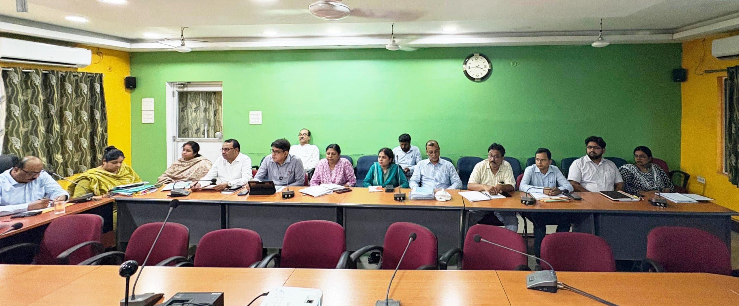 महिला संवाद में प्राप्त आवेदनों के निबटारे में कई विभाग निष्क्रिय, डीएम ने दी चेतावनी