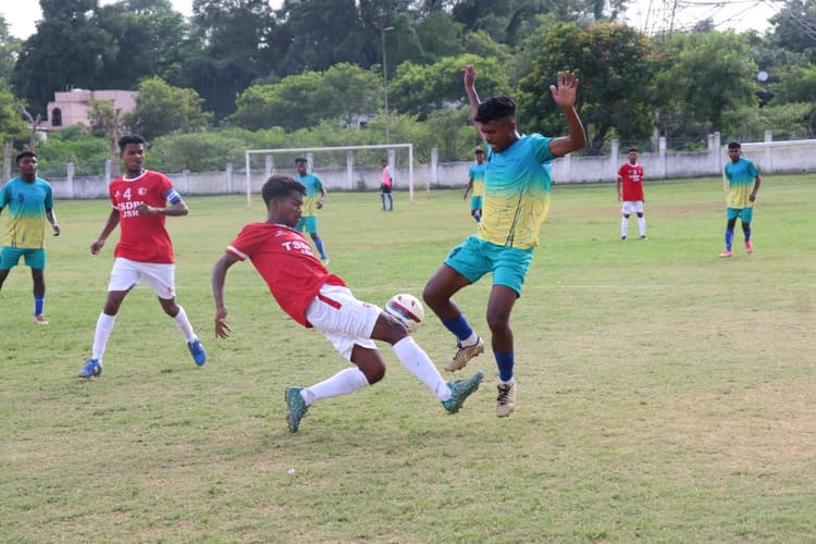 Jsa football league: एआरजीसी ने विकास समिति को 2-1 से हराया