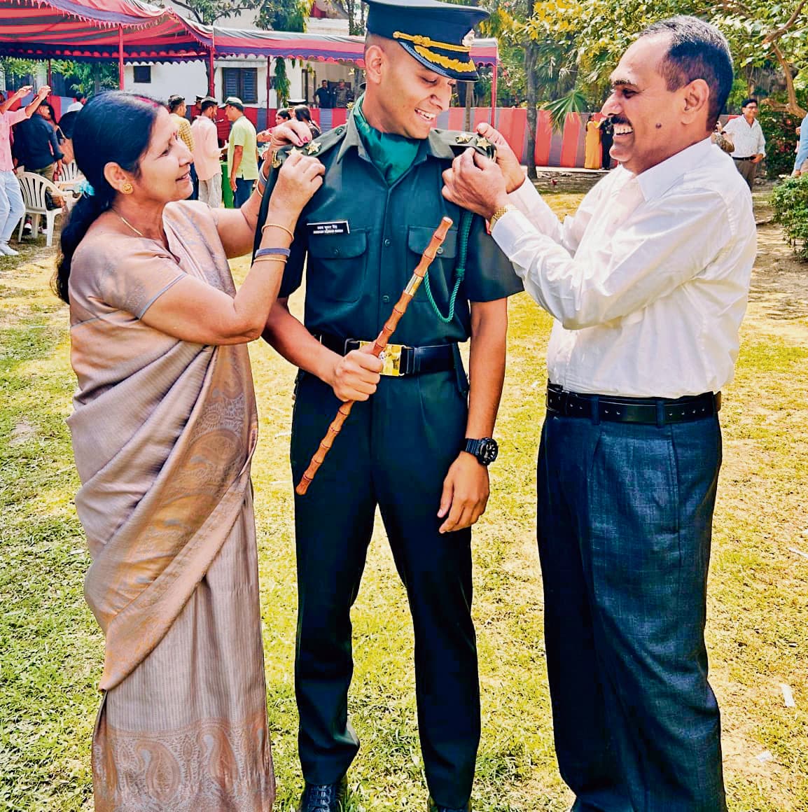 Saran News : घुरापाली गांव के अक्षय सिंह बने भारतीय सेना में लेफ्टिनेंट, गांव में खुशी की लहर