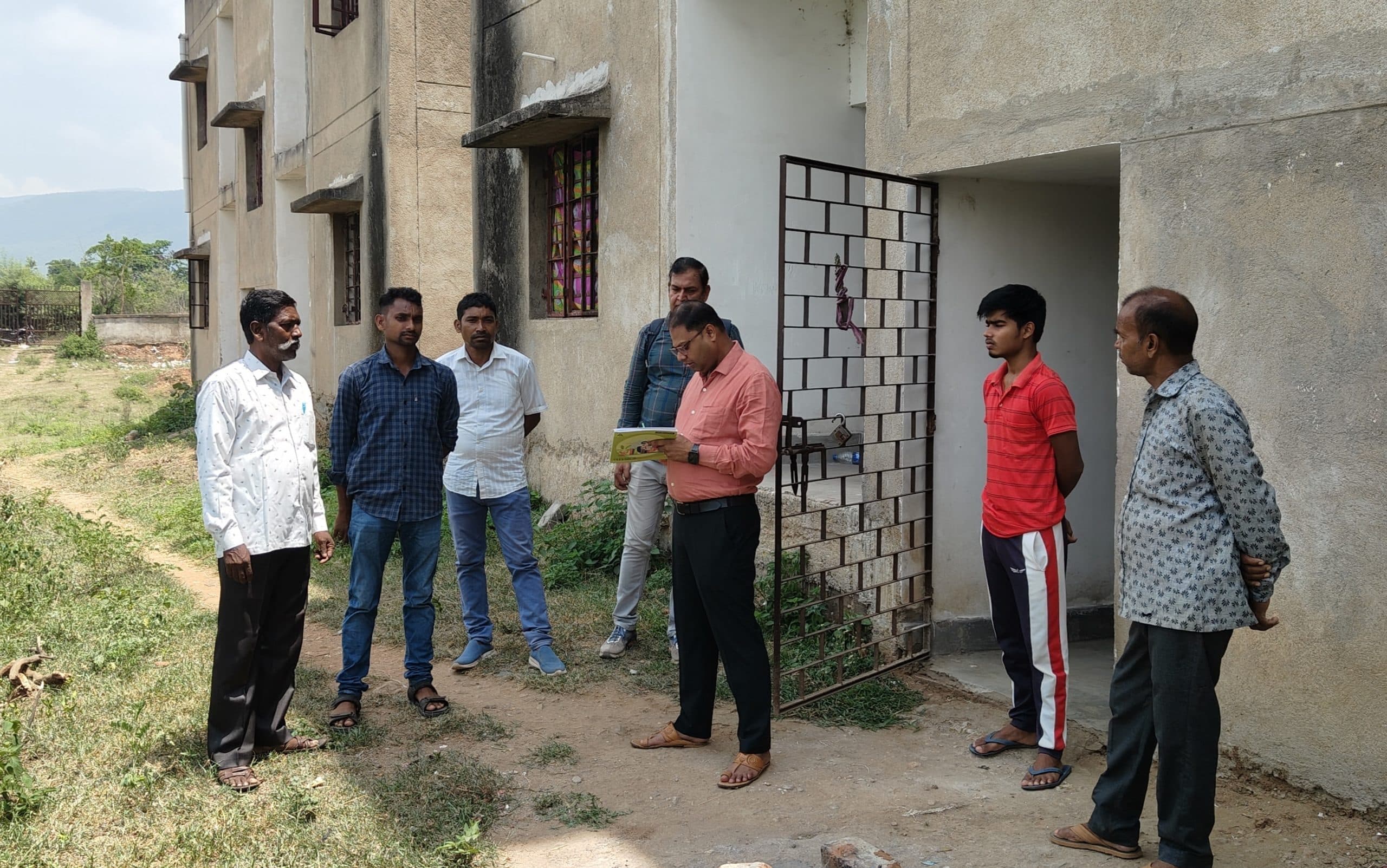 Bokaro News : वर्षों से अधूरा है अस्पताल भवन, डीसी को भेजी जायेगी रिपोर्ट