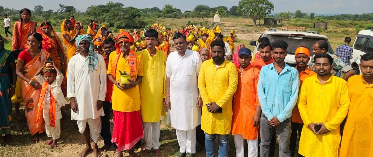 Bokaro News : हरि मंदिर में राधा-कृष्ण की प्रतिमा स्थापित कर हुई प्राण प्रतिष्ठा