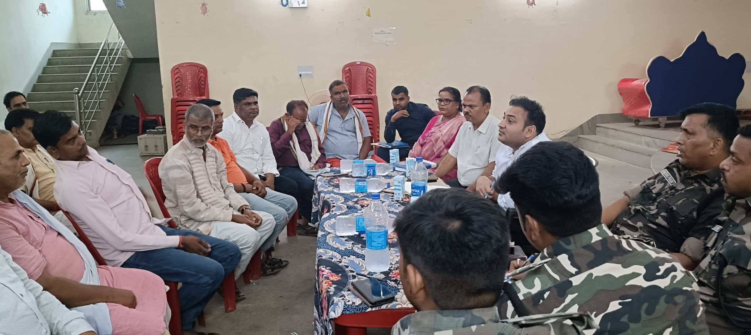 Giridih News :एसडीएम व एसडीपीओ ने की झारखंडधाम में बैठक