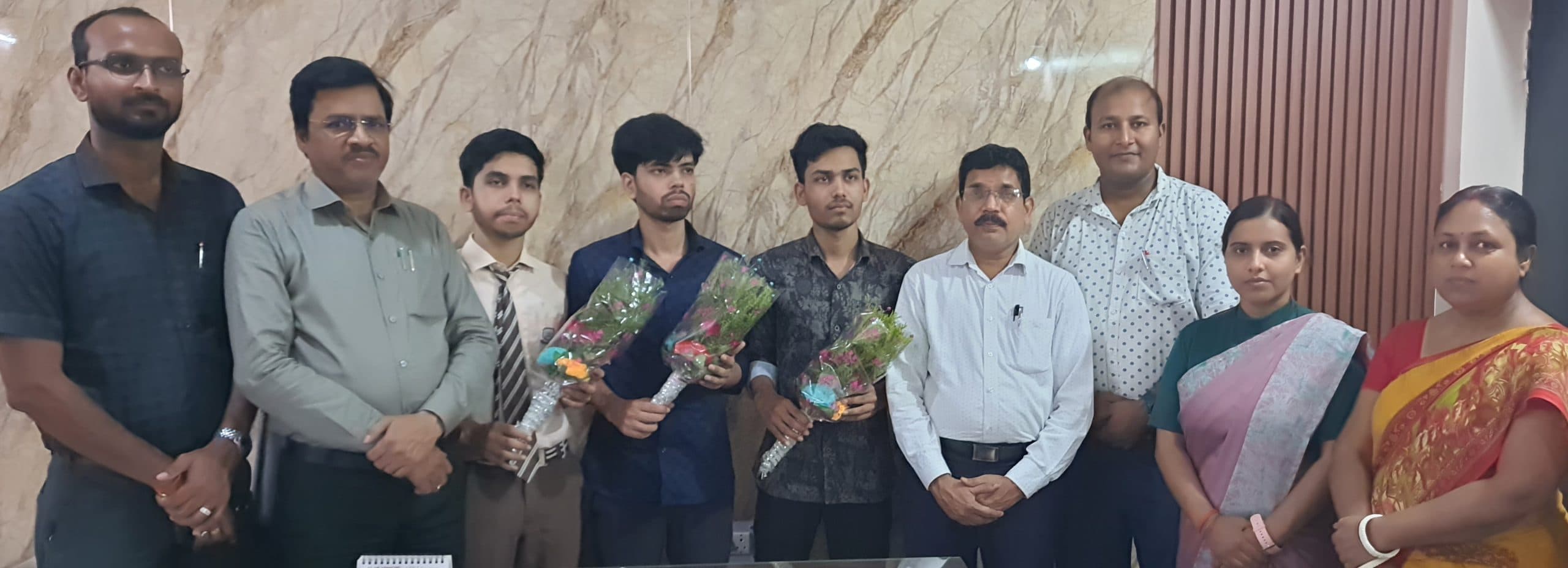 Bokaro News : नीट में सफल विद्यार्थियों को किया गया सम्मानित