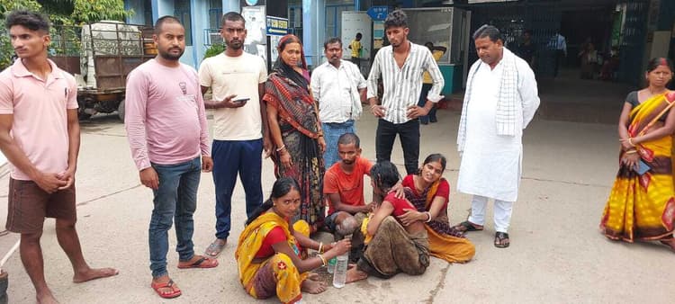 वज्रपात की चपेट में आने से अधेड़ की मौत