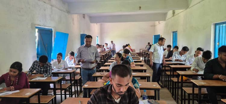 स्नातक पार्ट-3 परीक्षा के दौरान कदाचार के आरोप में 4 परीक्षार्थी निष्कासित